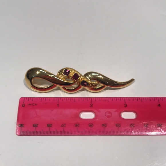 Golden pin brooch - Picture 2 of 3